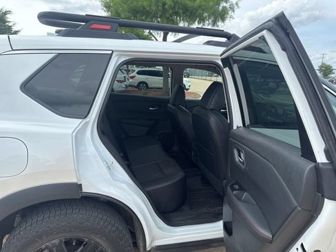 Certified 2025 Nissan Rogue SV AWD/4WD image 25