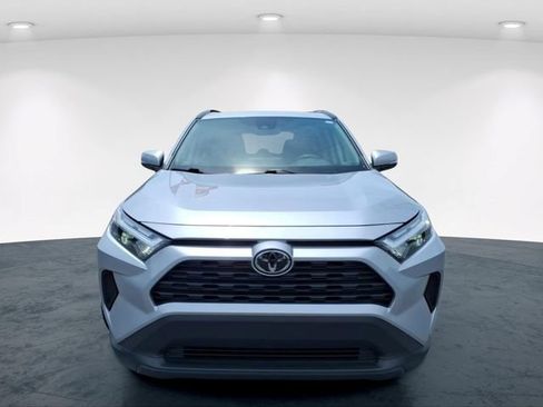 Used 2025 Toyota RAV4 XLE w/ Convenience Package FWD image 4