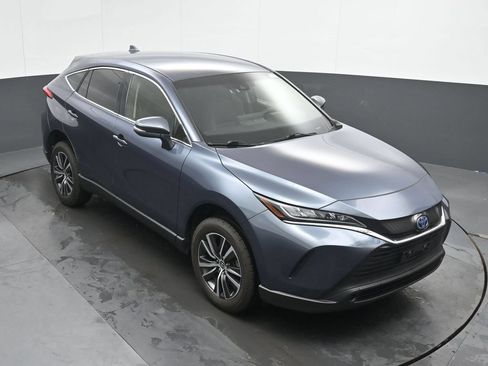 Used 2022 Toyota Venza LE AWD/4WD image 30