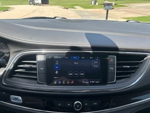 Used 2021 Buick Enclave Essence w/ Sound and Sites Package AWD/4WD image 14