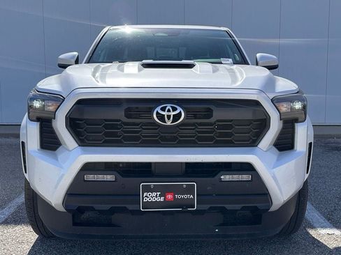 Used 2025 Toyota Tacoma TRD Sport AWD/4WD image 10