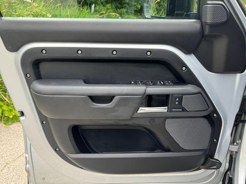 Used 2023 Land Rover Defender 110 X-Dynamic SE AWD/4WD image 8