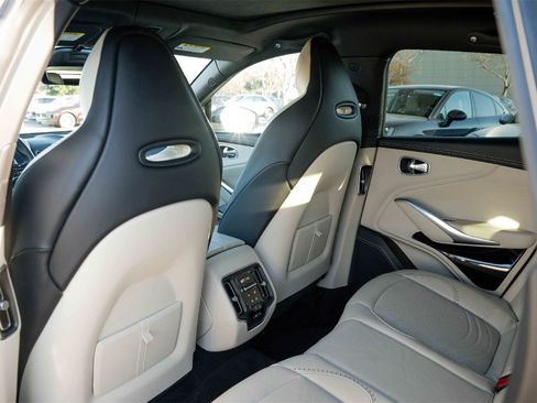 Used 2022 Aston Martin DBX image 33
