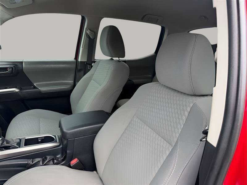 Used 2020 Toyota Tacoma SR5 AWD/4WD image 18