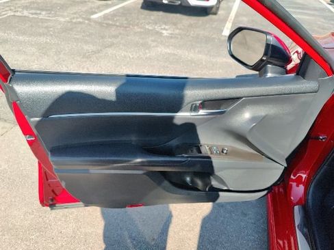 Used 2022 Toyota Camry SE w/ Cold Weather Package image 17