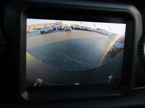 Used 2018 Jeep Wrangler Unlimited Sahara image 21