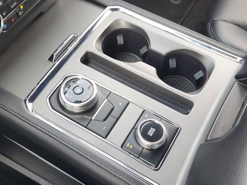 Used 2019 Ford Expedition XLT w/ Equipment Group 202A image 22