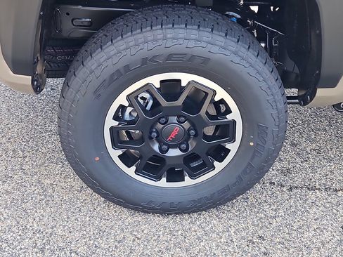 New 2026 Toyota Tacoma TRD Off-Road w/ TRD Off Road Upgrade Package AWD/4WD image 5