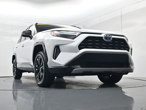 Used 2024 Toyota RAV4 XSE w/ Weather Package AWD/4WD image 50