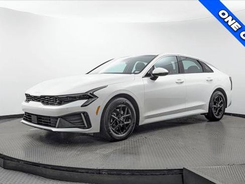 Used 2026 Kia K5 LXS FWD image 2