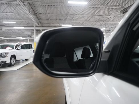 Used 2020 Toyota 4Runner SR5 AWD/4WD image 26