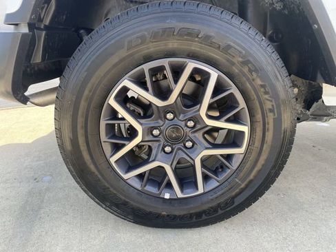 Used 2025 Jeep Wrangler Unlimited Sahara AWD/4WD image 35