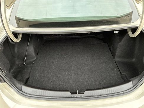 Used 2016 Chevrolet Malibu LT image 13