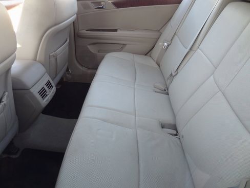 Used 2011 Toyota Avalon Limited image 8