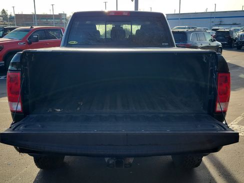 Used 2017 RAM 2500 Big Horn w/ Sport Appearance Group image 8