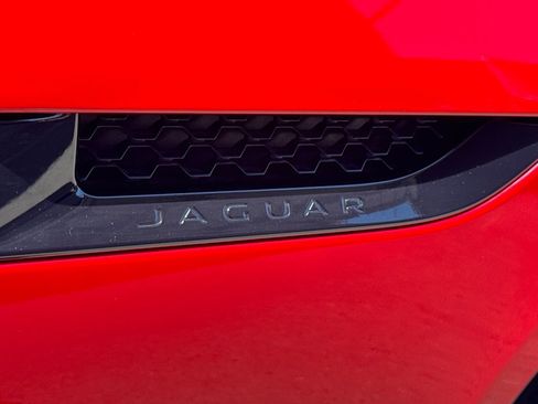 Used 2019 Jaguar F-TYPE Convertible RWD image 8