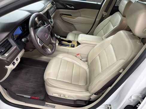 Used 2017 GMC Acadia Denali w/ Technology Package FWD image 13