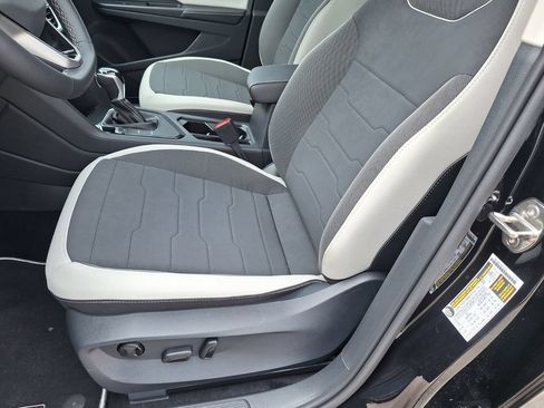 New 2026 Volkswagen Taos SE FWD image 10