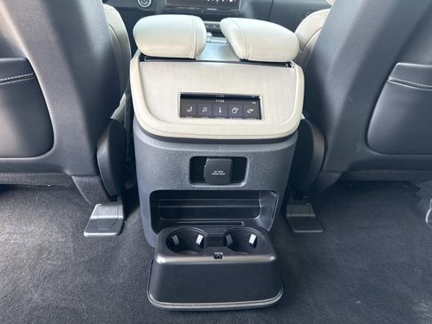 New 2026 Lincoln Navigator Reserve image 17