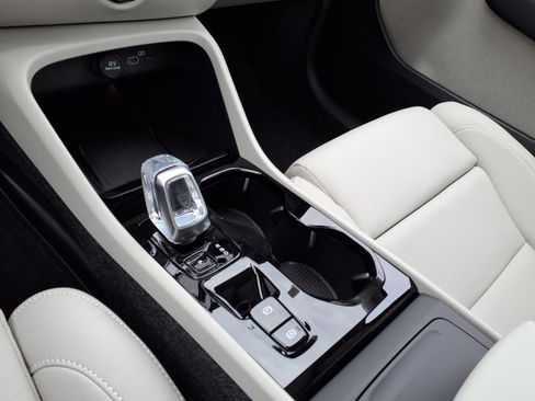 New 2026 Volvo XC40 B5 Plus w/ Protection Package Premier image 14