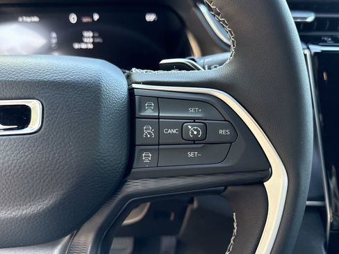 New 2025 Jeep Grand Cherokee Altitude AWD/4WD image 23