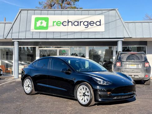 Used 2022 Tesla Model 3 image 4