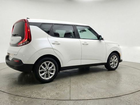 Used 2025 Kia Soul LX w/ LX Technology Package FWD image 9