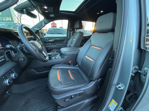 Used 2024 GMC Sierra 1500 AT4 w/ Technology Package image 8