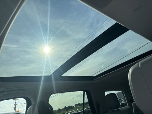 Used 2025 Lincoln Navigator Reserve image 30