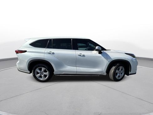 Used 2022 Toyota Highlander L image 5