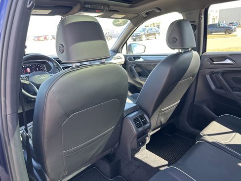 Used 2022 Volkswagen Tiguan SEL R-Line AWD/4WD image 24