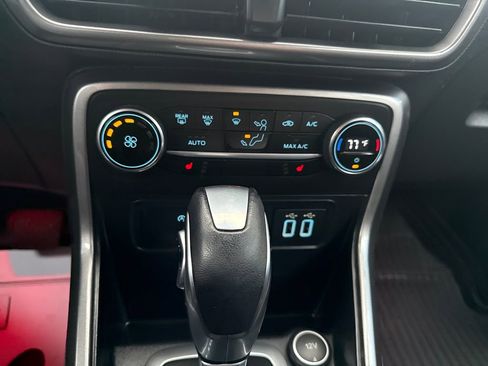 Used 2021 Ford EcoSport SE w/ SE Convenience Package image 21
