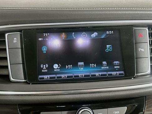 Used 2019 Buick Enclave Essence FWD image 21