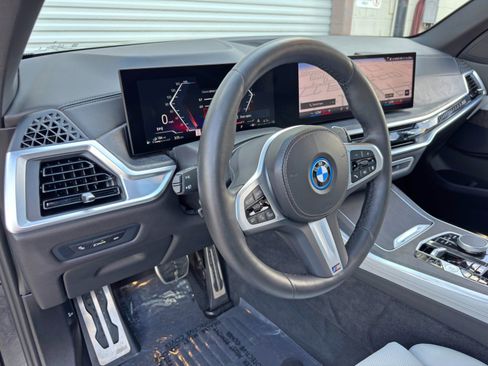 Used 2024 BMW X5 xDrive50e w/ M Sport Package AWD/4WD image 14