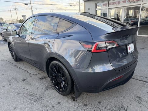 Used 2021 Tesla Model Y Long Range image 5