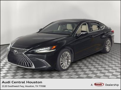 Used 2022 Lexus ES 350 Ultra Luxury w/ Accessory Package 2