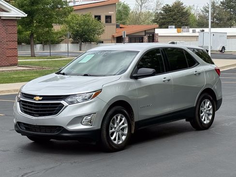 Used 2019 Chevrolet Equinox LS AWD/4WD image 25