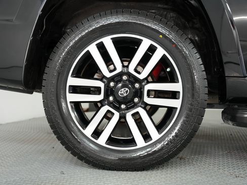 Used 2019 Toyota 4Runner Limited image 66