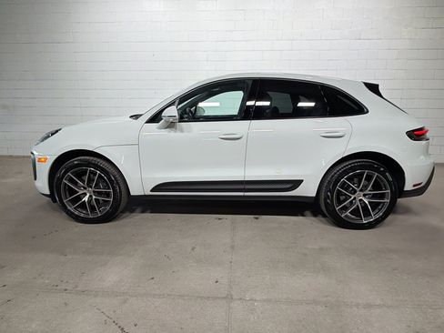 Certified 2026 Porsche Macan AWD/4WD image 2