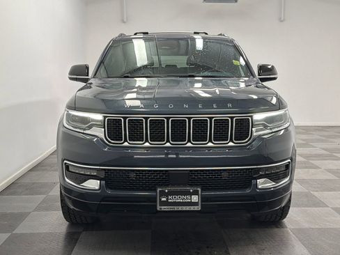 Used 2023 Jeep Wagoneer 4WD w/ Premium Group I image 3