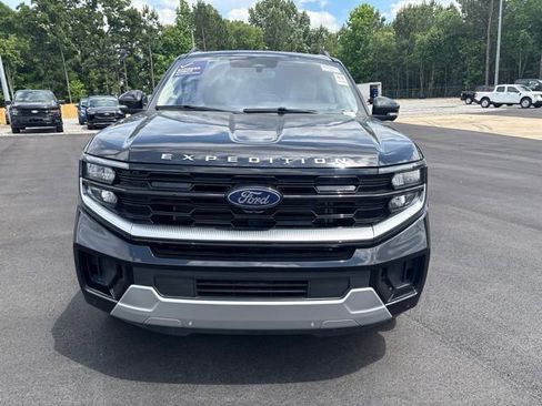 Certified 2025 Ford Expedition Platinum w/ Platinum Ultimate Package AWD/4WD image 2