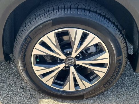 Used 2023 Nissan Rogue SV FWD image 8