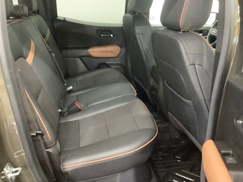 Used 2024 GMC Canyon AT4 w/ Canyon Safety Plus Package AWD/4WD image 31