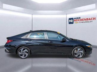 Used 2025 Hyundai Elantra SEL FWD video 3