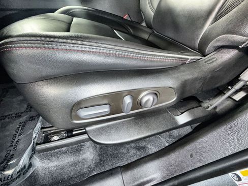 Used 2023 Chevrolet Traverse RS image 14