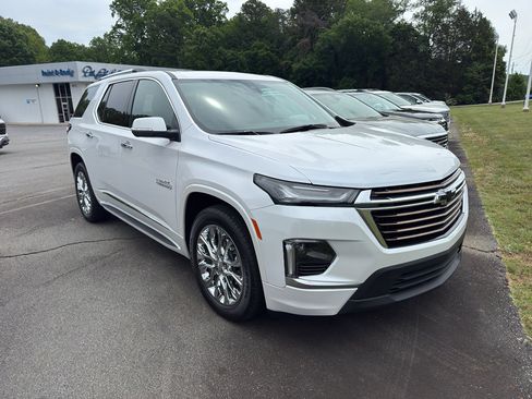 Used 2023 Chevrolet Traverse High Country w/ LPO, 'HIT The Road' Package AWD/4WD image 3