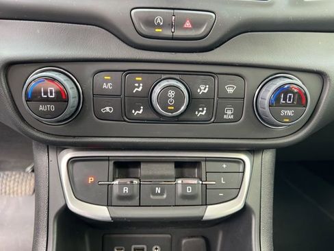 Used 2023 GMC Terrain SLE w/ Driver Convenience Package AWD/4WD image 21