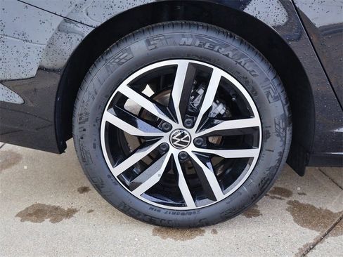 New 2026 Volkswagen Jetta SE image 9