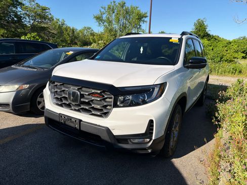 Used 2023 Honda Passport TrailSport image 9