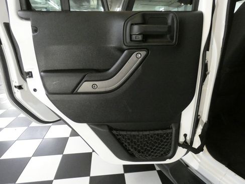 Used 2018 Jeep Wrangler Unlimited Sport S AWD/4WD image 22